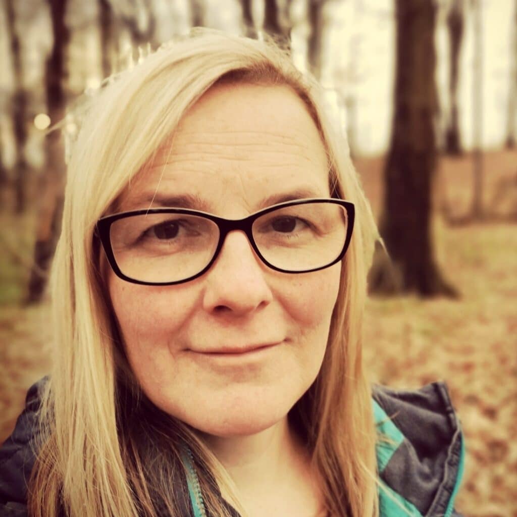 řezbářka a sochařka Míša Rajniaková
